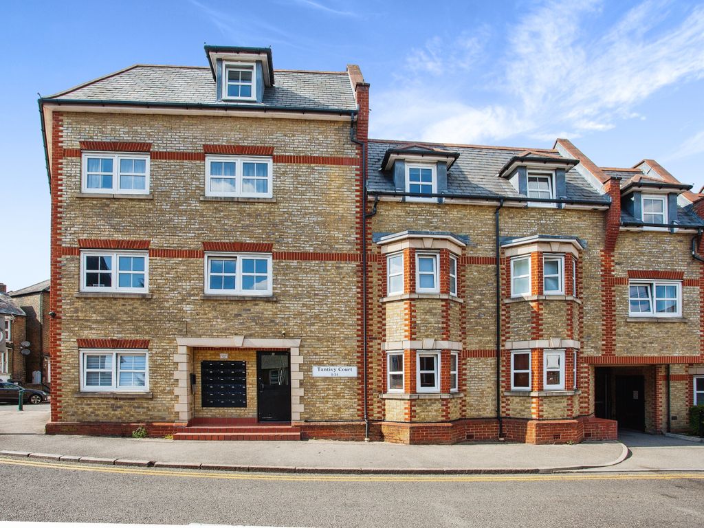 2 bed flat for sale in Queens Road, Watford, Hertfordshire WD17 Zoopla