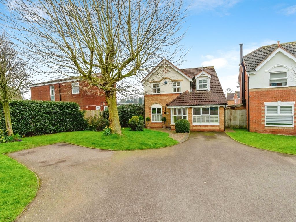 3 bed detached house for sale in Dartmouth Avenue, Walsall WS3, £300,000 Zoopla