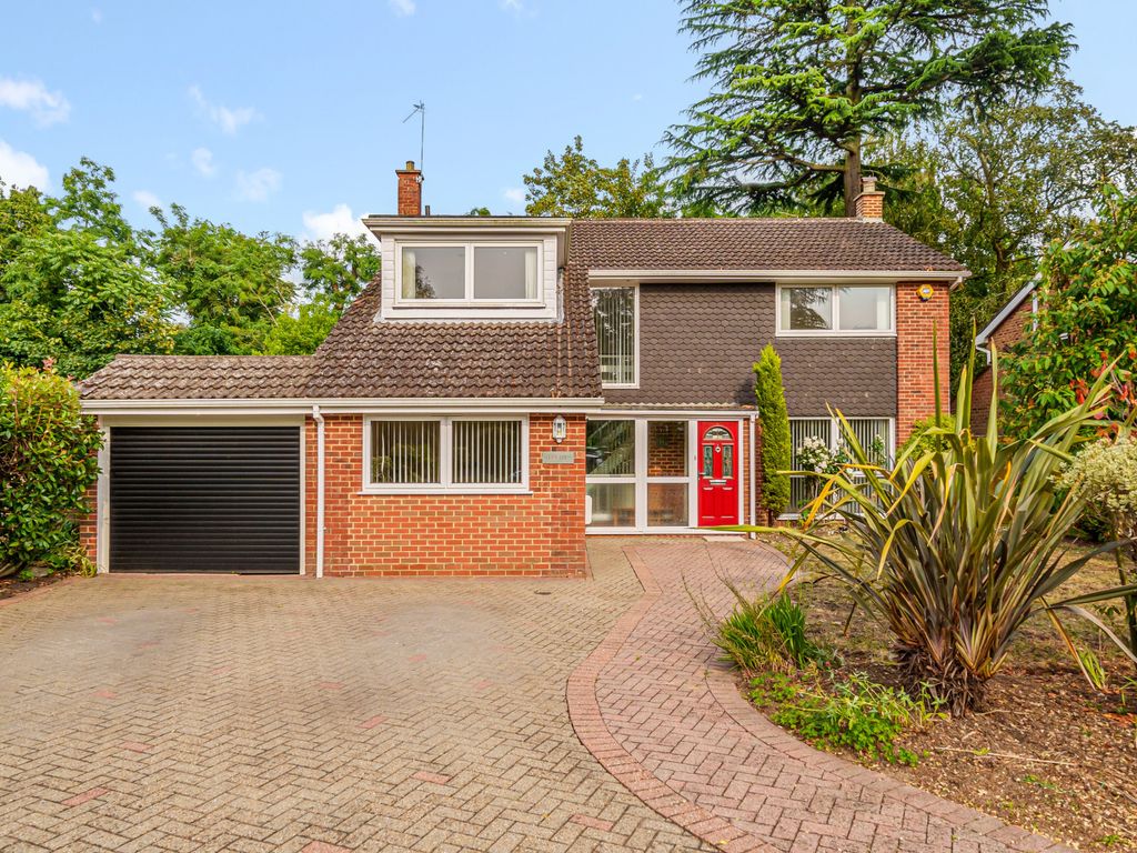 4 bed detached house for sale in Netherby Park, Weybridge KT13 Zoopla