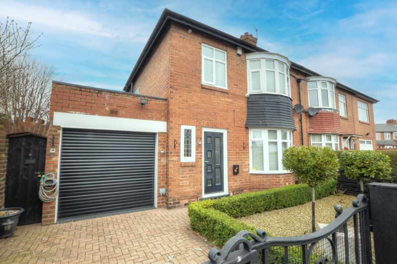 3 bed semidetached house for sale in Sandringham Road, East Denton