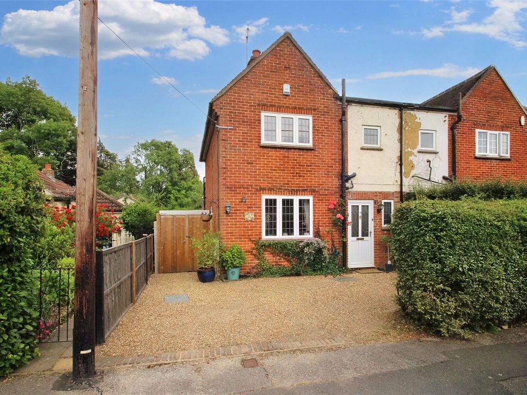 3 bed semidetached house for sale in Chobham, Woking GU24 Zoopla