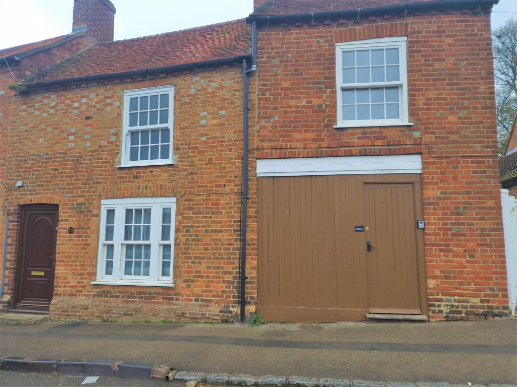 3 bed end terrace house for sale in Church Street, Brill, Aylesbury