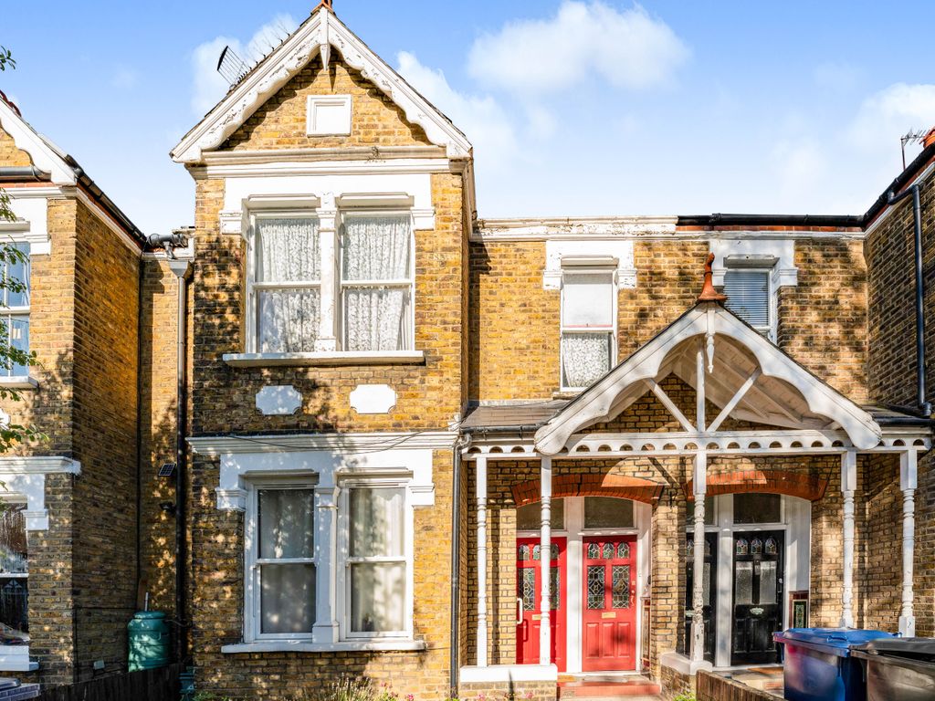 3 bed for sale in Little Ealing Lane, Northfields, London W5