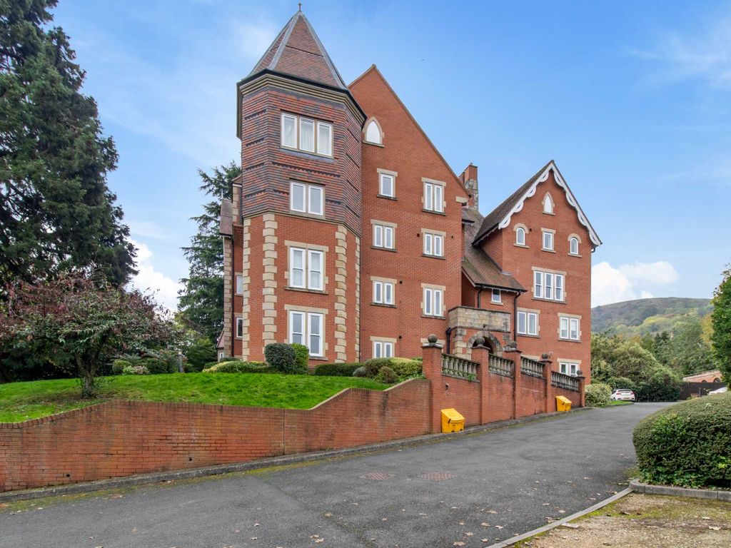 3 bed flat for sale in Priory Road, Malvern WR14, £390,000 Zoopla