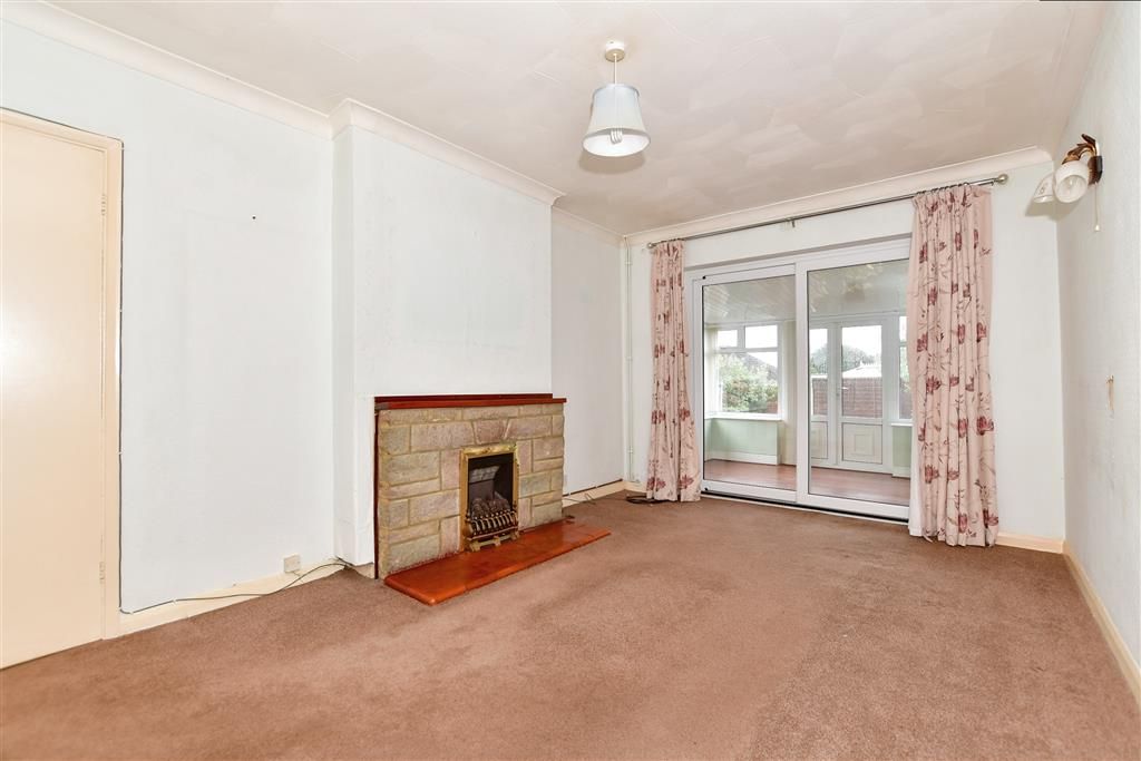2 bed semidetached bungalow for sale in Blenheim Close, Bearsted