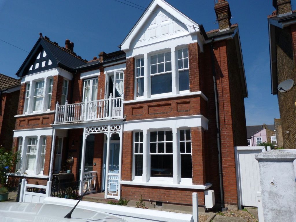 4 bed semidetached house for sale in Pierremont Avenue, Broadstairs