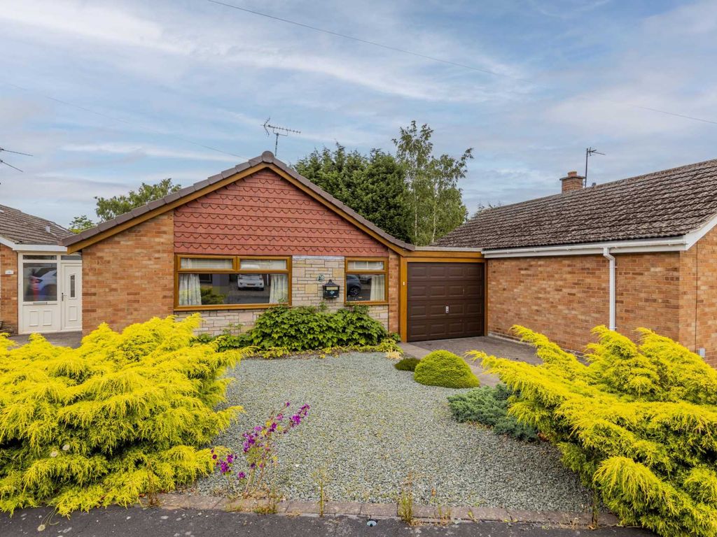2 bed detached bungalow for sale in Tudor Close, Stone ST15 Zoopla