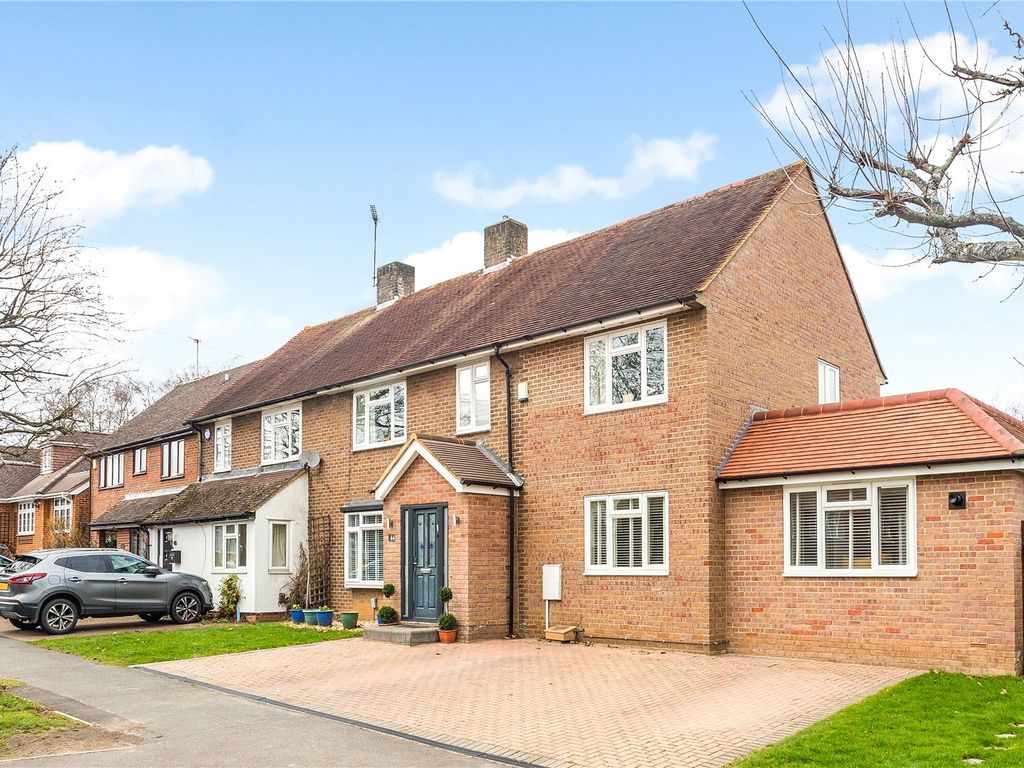 4 bed semidetached house for sale in Oakington Avenue, Little Chalfont