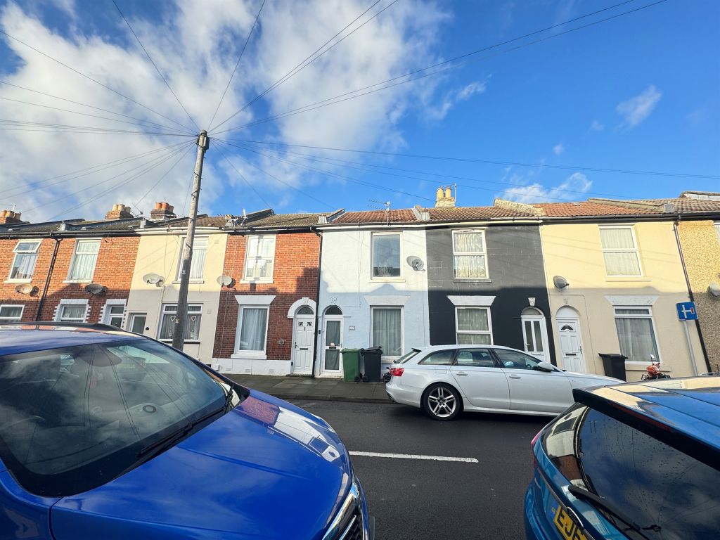 3 bed terraced house for sale in Toronto Road, Portsmouth PO2, £240,000