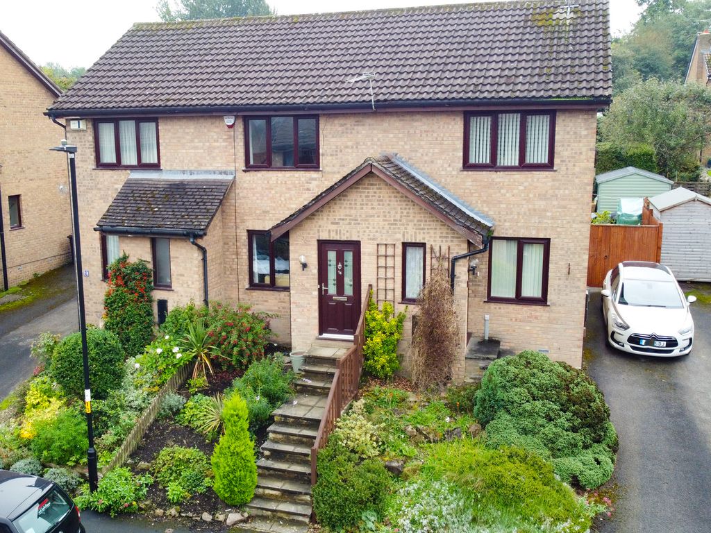 2 bed terraced house for sale in Yarrow Drive, Harrogate HG3, £200,000