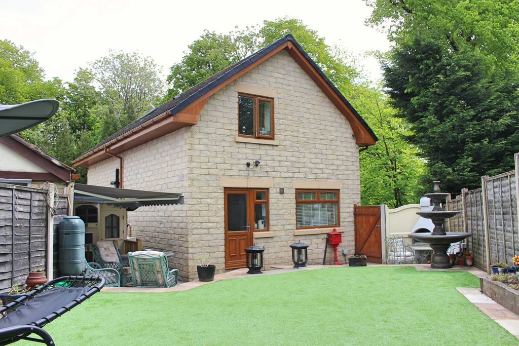 3 bed detached house for sale in Sunny Bank Road, Helmshore, Rossendale