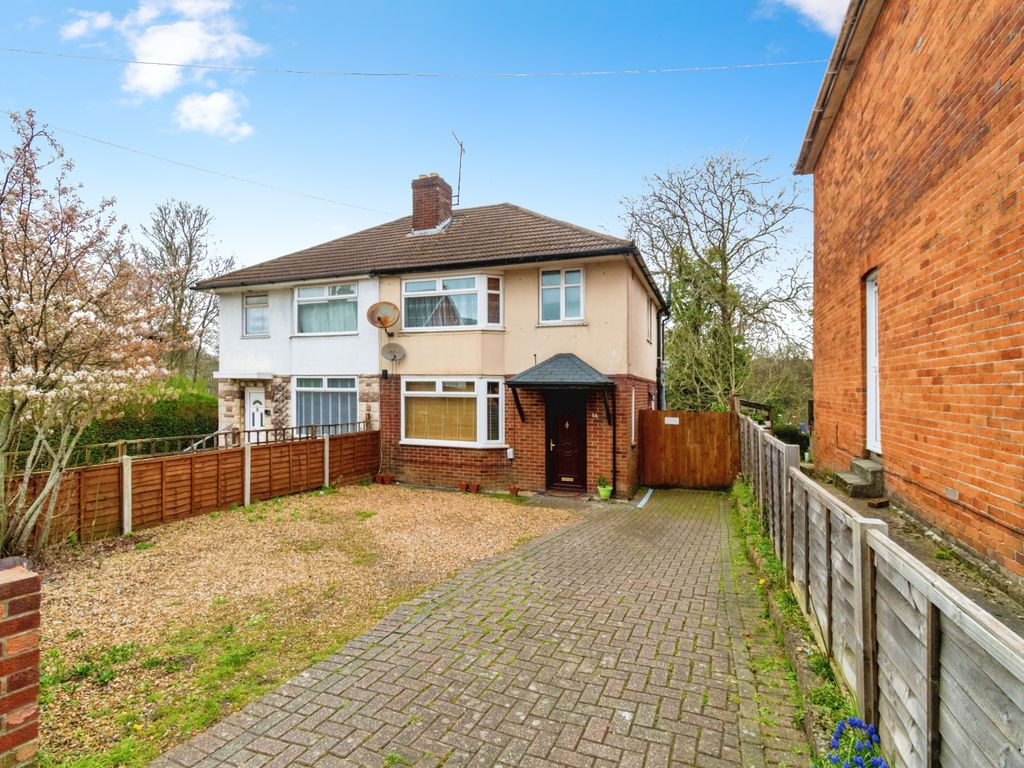 3 bed semidetached house for sale in Winchester Road, Southampton