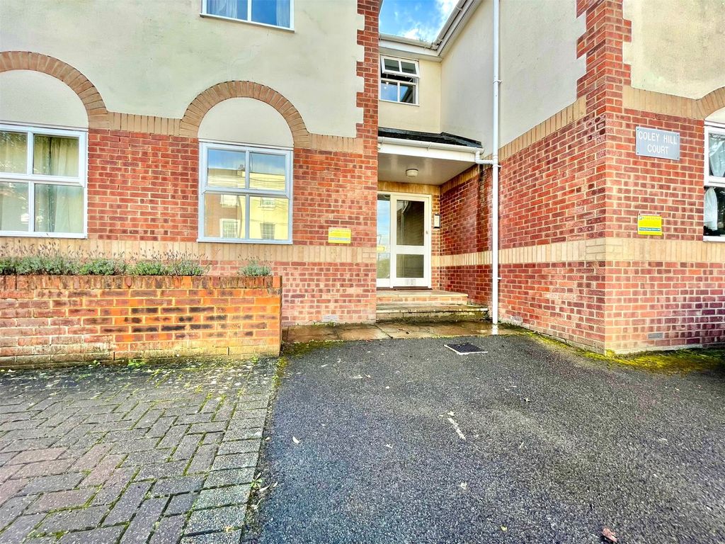 2 bed flat to rent in Coley Hill, Reading, Berkshire RG1, £1,600 pcm