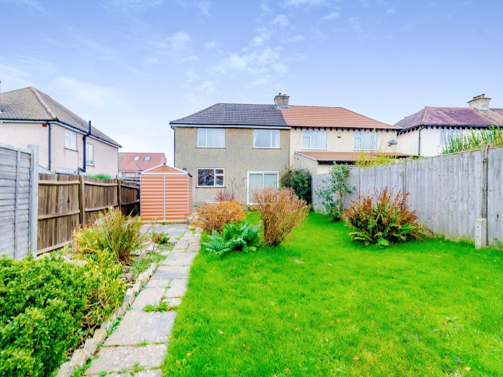 3 bed semidetached house for sale in Nelson Road, Caterham CR3 Zoopla