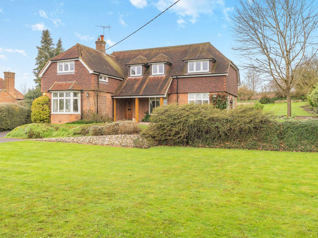 5 bed detached house for sale in Hale Road, Wendover, Aylesbury HP22, £