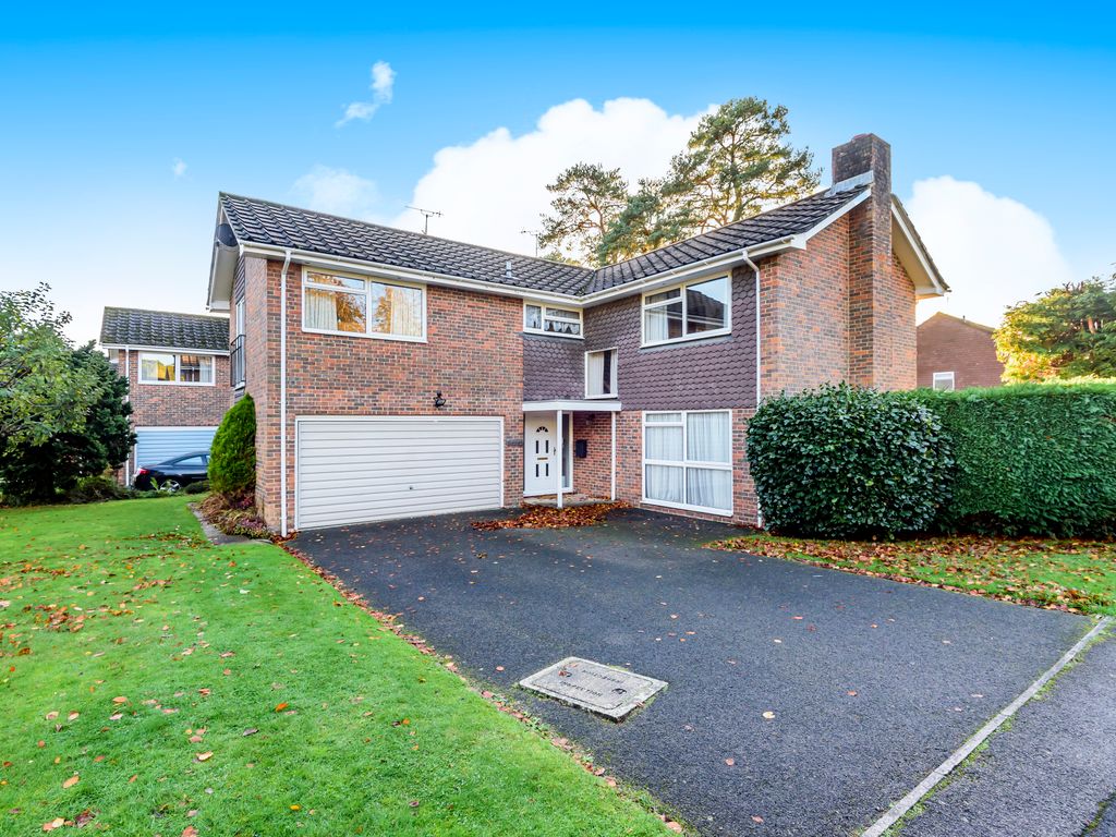 5 bed detached house for sale in Pine Walk, Liss Forest, Liss