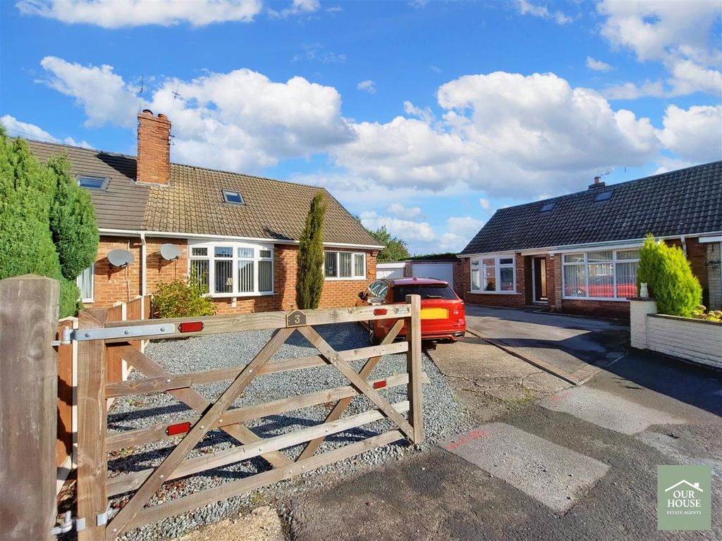 4 bed semidetached bungalow for sale in Weeton Close, Bilton, Hull
