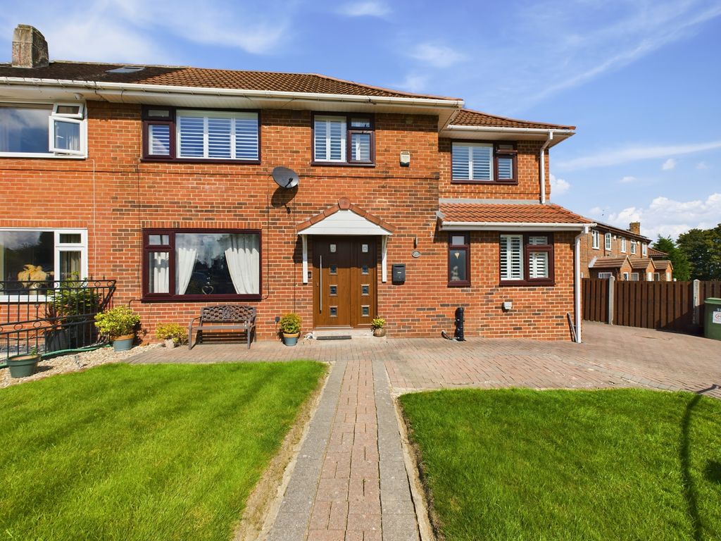 4 bed semidetached house for sale in Ring Road, Middleton, Leeds LS10