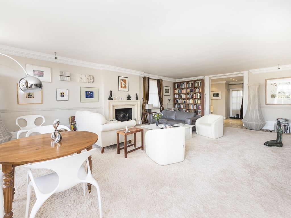 2 bed flat to rent in Hampton Court Road, Hampton TW12 Zoopla