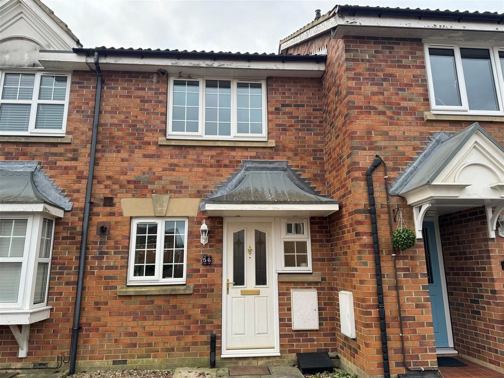 Property to rent in Browning Road, Pocklington, York YO42, £700 pcm
