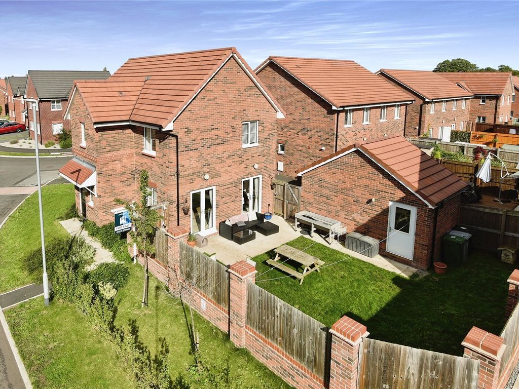 4 bed detached house for sale in Cubitt Close, Willaston, Nantwich