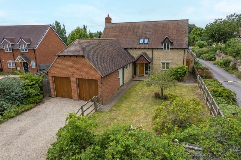 4 bed detached house for sale in The Green, Marcham, Abingdon OX13, £