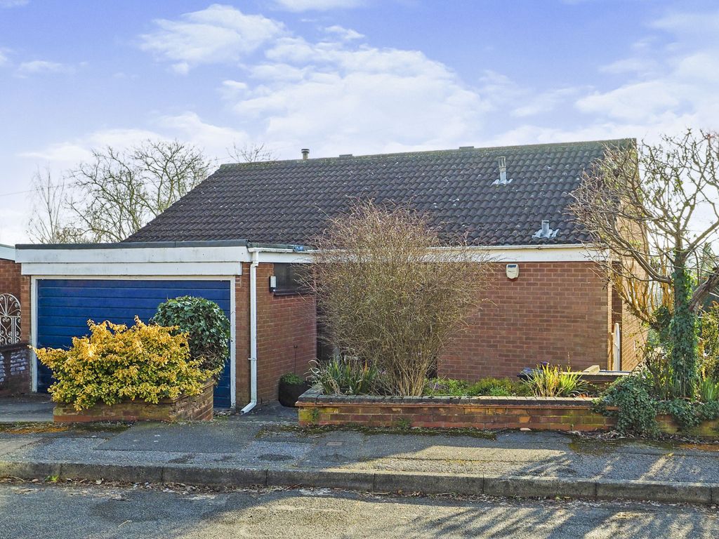 3 bed detached house for sale in Foxhill Road, Burton Joyce, Nottingham