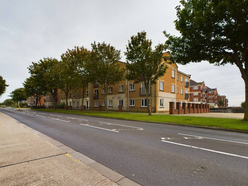 2 bed flat for sale in Hartley Bridge, Victoria Dock HU9, £124,950 Zoopla