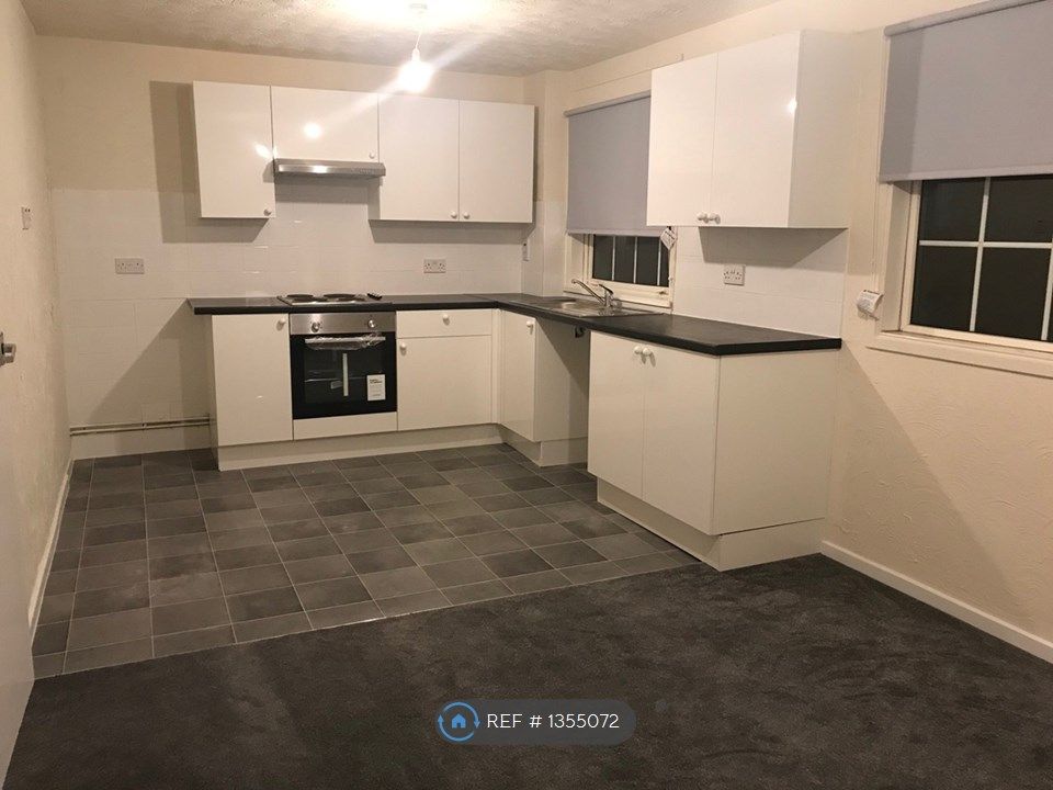 2 bed flat to rent in Kelly Avenue, Rugeley WS15, £695 pcm Zoopla