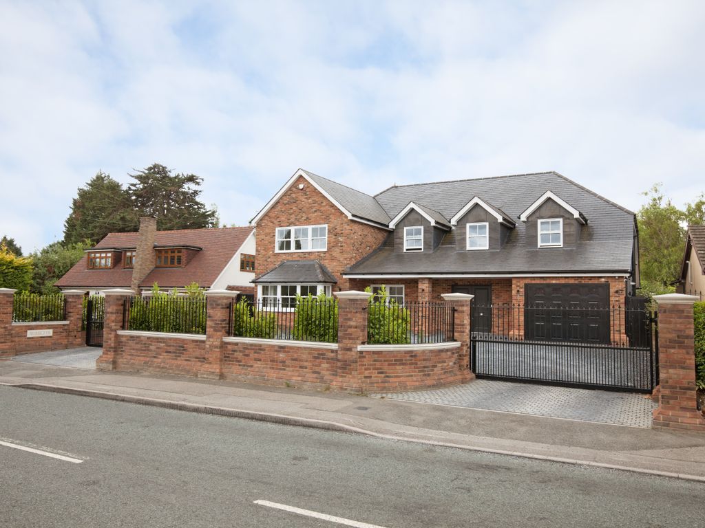 8 bed detached house for sale in Church Road, Ramsden Bellhouse