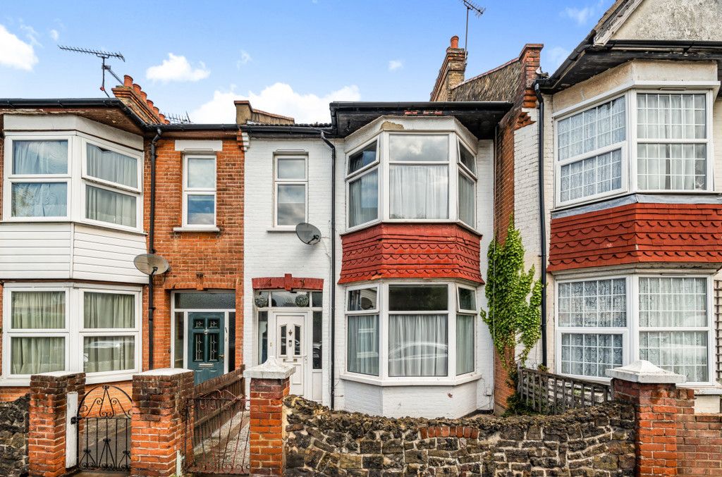 3 bed terraced house for sale in Westborough Road, WestcliffOnSea