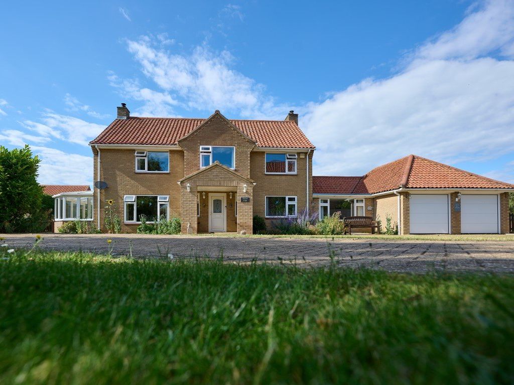 5 bed detached house for sale in Ploughmans Piece, Thornham, Hunstanton