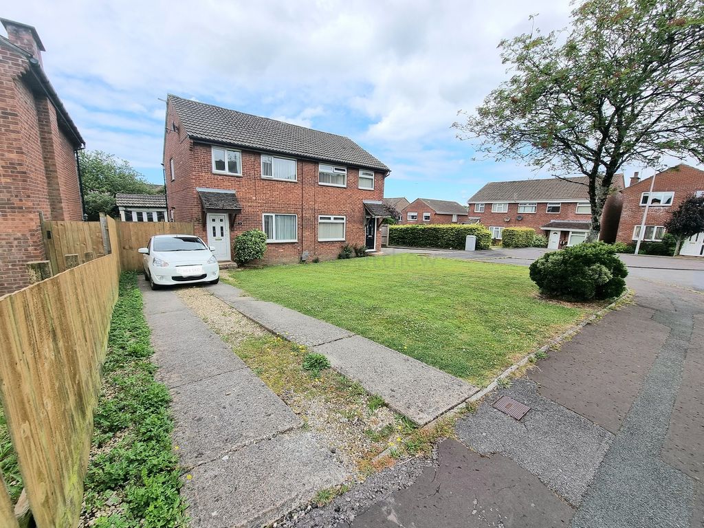 3 bed semidetached house for sale in The Spinney, Brackla, Bridgend