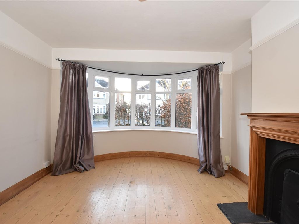 4 bed property to rent in Hevers Avenue, Horley RH6, £2,100 pcm Zoopla