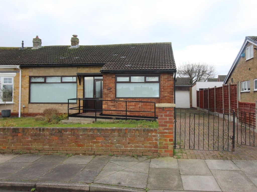 3 bed semidetached bungalow for sale in Carlton Avenue, Billingham