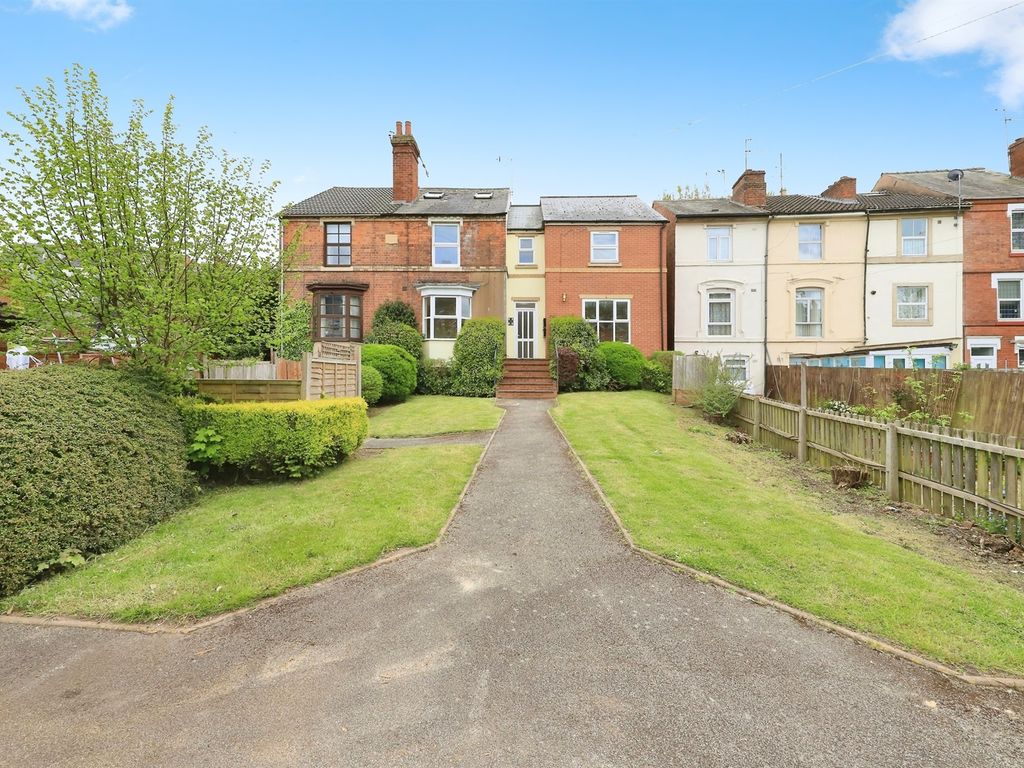 1 bed flat for sale in Cherry Orchard, Kidderminster DY10, £110,000