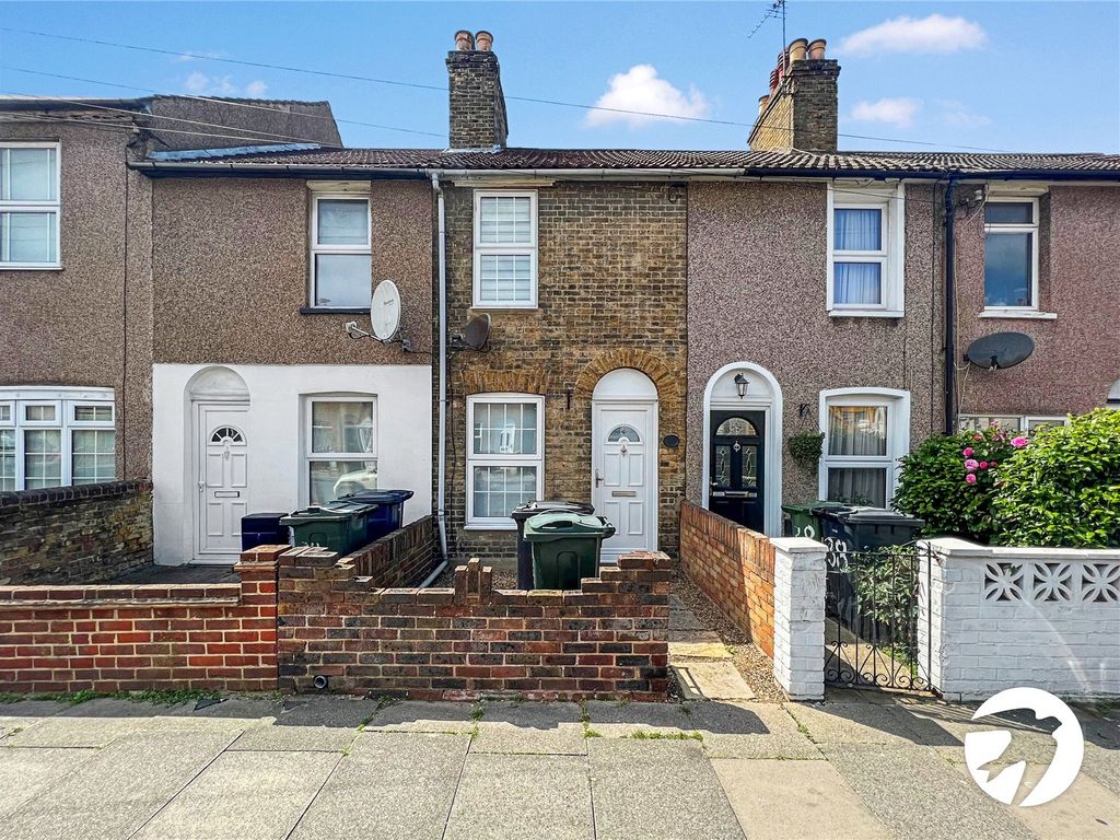 2 bed terraced house to rent in St. Albans Road, Dartford, Kent DA1