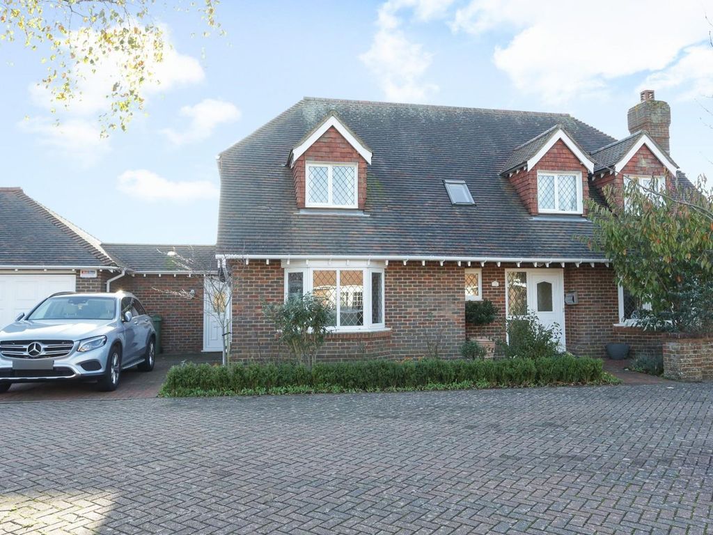 5 bed detached house for sale in Bittern Close, Hawkinge CT18 Zoopla