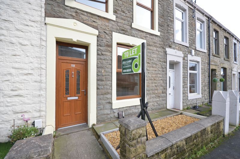3 bed terraced house to rent in Parker Street, Rishton, Blackburn BB1