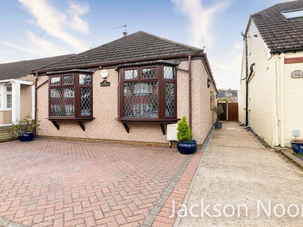 3 bed detached bungalow for sale in Chesterfield Road, Ewell KT19, £680,000 Zoopla