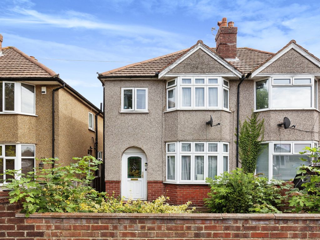 3 bed semidetached house for sale in Pooley Green Road, Egham TW20, £