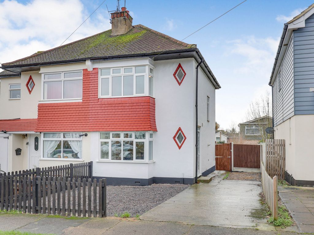 3 bed semidetached house for sale in Mornington Crescent, Benfleet SS7