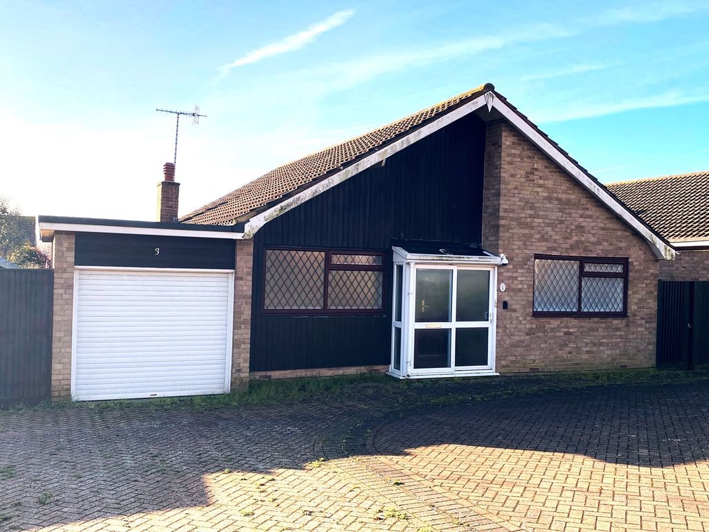 3 bed detached bungalow for sale in Hawkhurst Way, BexhillOnSea TN39