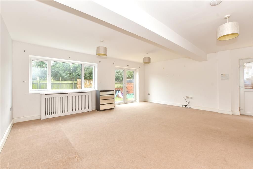 3 bed semidetached house for sale in Salthouse Close, Brookland
