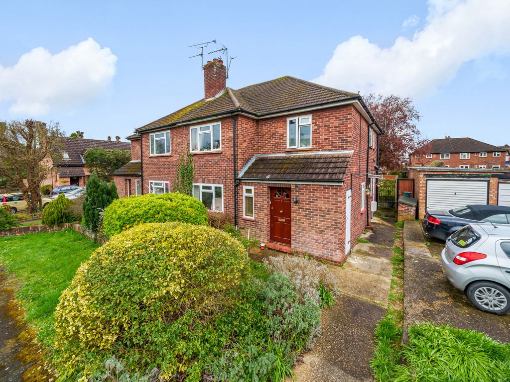 2 bed for sale in Royston Road, Byfleet KT14 Zoopla