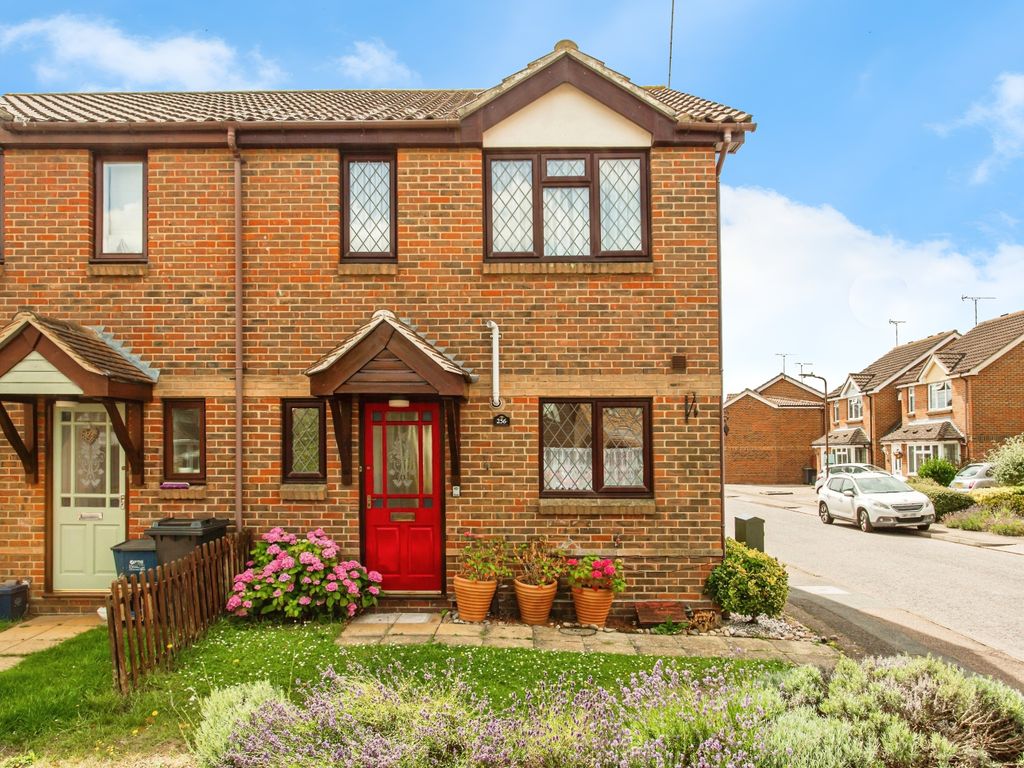 3 bed end terrace house for sale in Frobisher Way, Shoeburyness