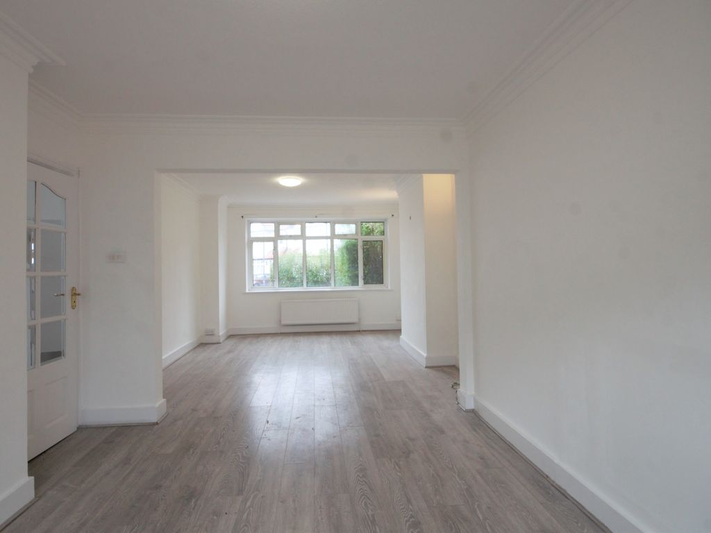 4 bed semidetached house to rent in Brook Drive, North Harrow, Harrow