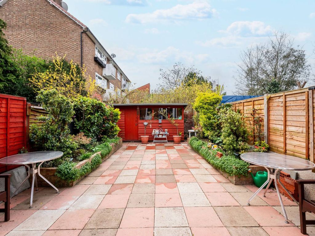 3 bed terraced house for sale in Taunton Road, Lee, London SE12, £