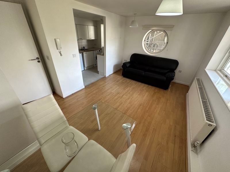 2 bed flat to rent in Royal Quay, Liverpool L3 Zoopla