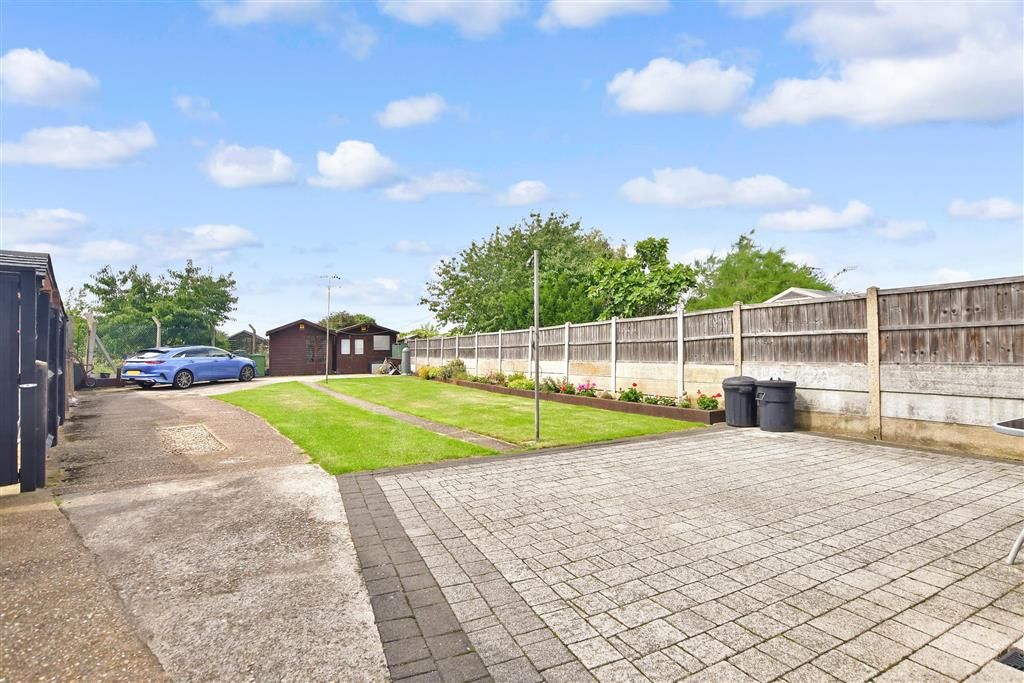3 bed end terrace house for sale in Pretoria Road, Romford, Essex RM7 ...